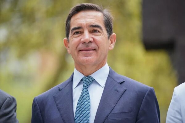 BBVA Desmiente Rumores sobre Alianza con David Martínez en la OPA de Sabadell: "Carece de Fundamento"
