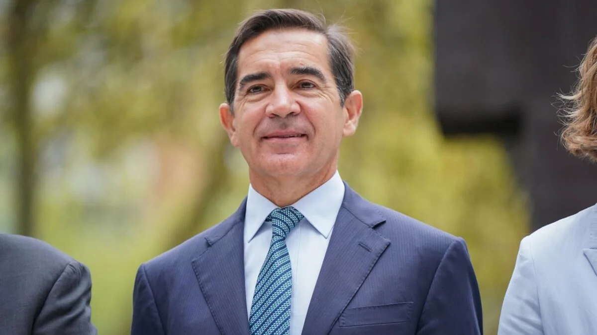 BBVA Desmiente Rumores sobre Alianza con David Martínez en la OPA de Sabadell: "Carece de Fundamento"