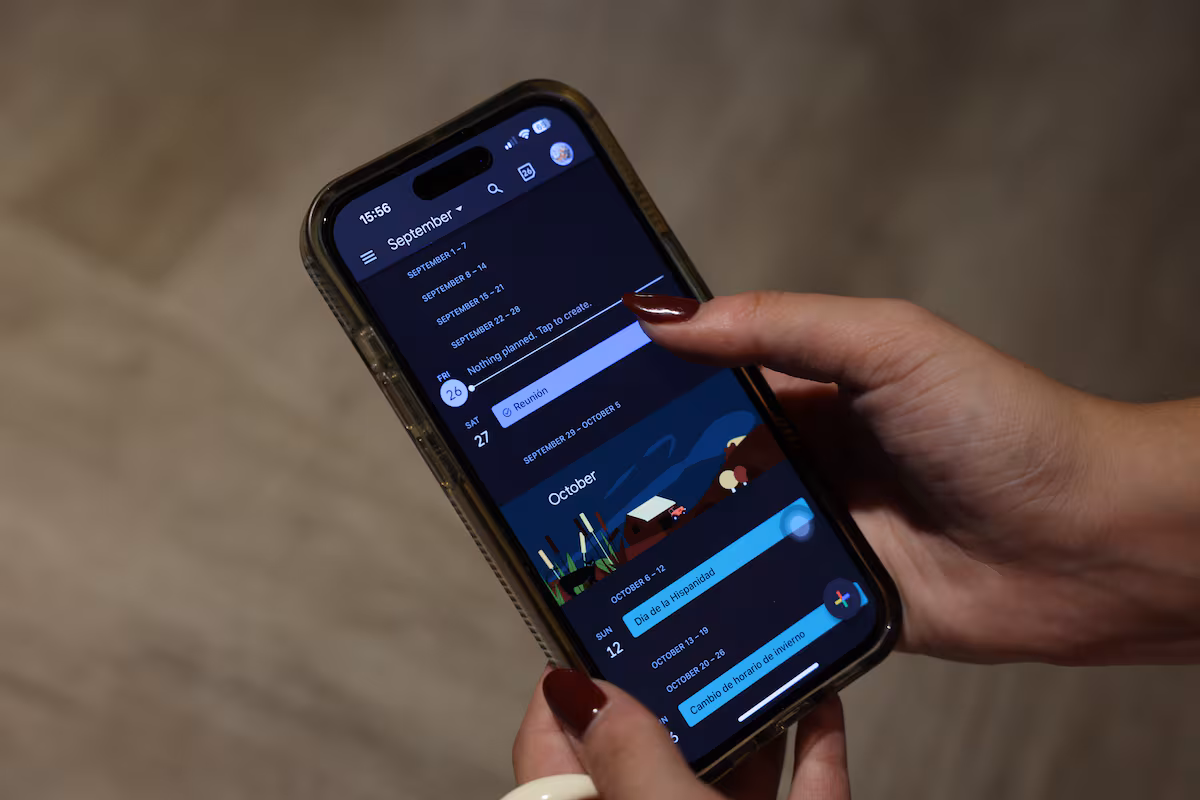 Optimiza tus Horarios: 3 Estrategias Para Dominar Reuniones en Google Calendar y Outlook