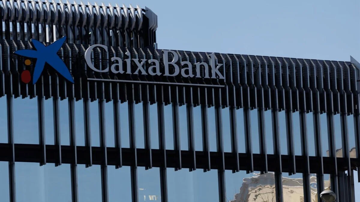 CaixaBank Completa el 75% de su Recompra de Acciones en Solo 16 Semanas: Un Impulso Estratégico en el Mercado