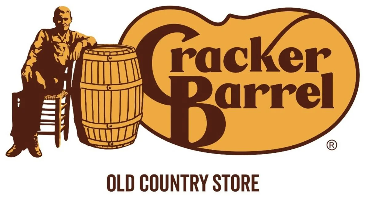 Cracker Barrel Rompe lazos con Consultora de Rediseño de Logotipo: ¿Qué Implica para la Marca?