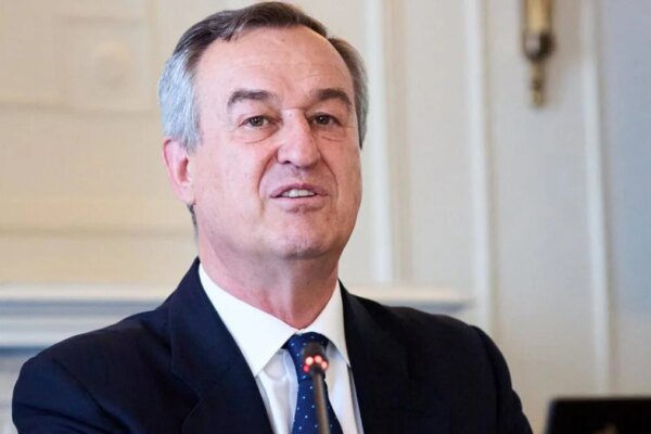 González-Bueno de Sabadell Prevê que la OPA del BBVA No Alcanzará el 30% Según Cálculos Lógicos