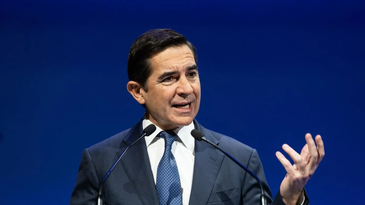 BBVA Aspira a Adquirir el 60-70% de Sabadell a Través de Su OPA
