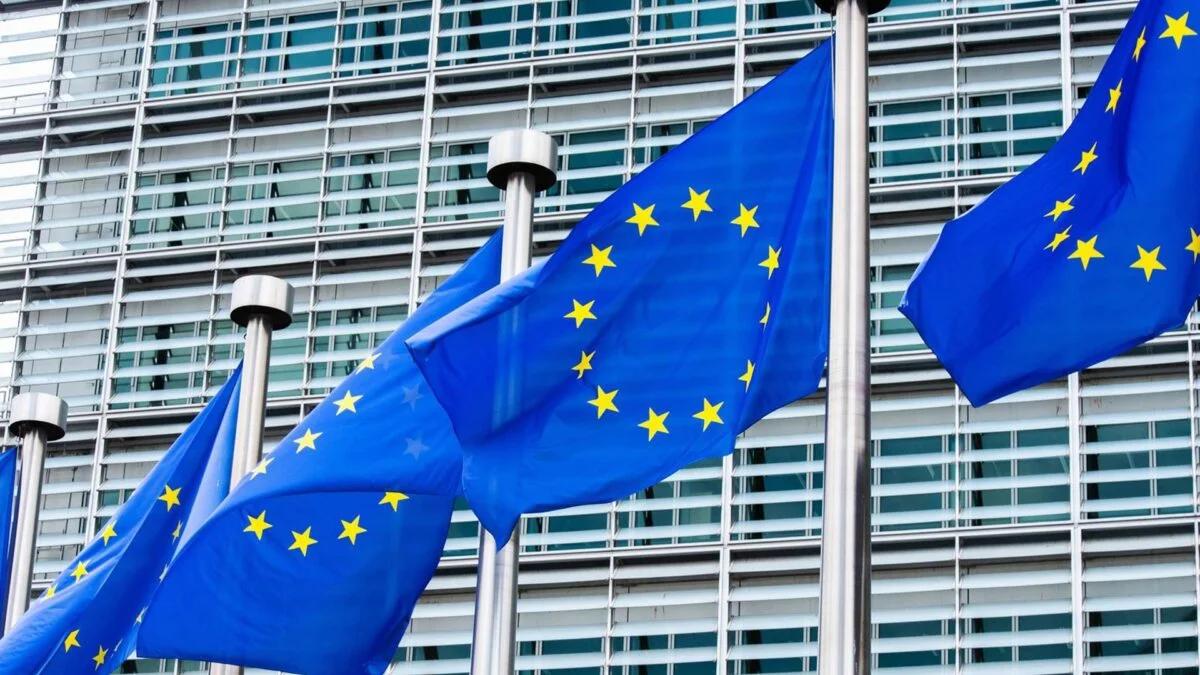 Bruselas Revela Estrategia para Aumentar Aranceles al Acero y Contener el Exceso Chino