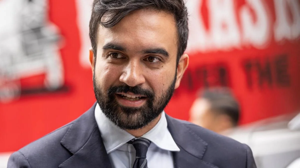 Candidato Demócrata de Nueva York Lanza Herramienta para Calcular Ahorros de Sus Propuestas Económicas