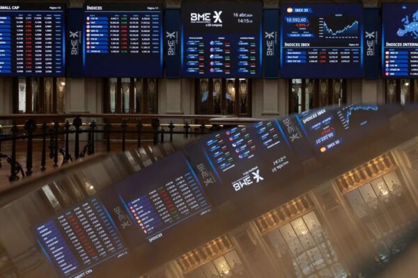 Ibex 35 se mantiene firme en 15.550 puntos a pesar de una caída del 0,18% al inicio de la semana