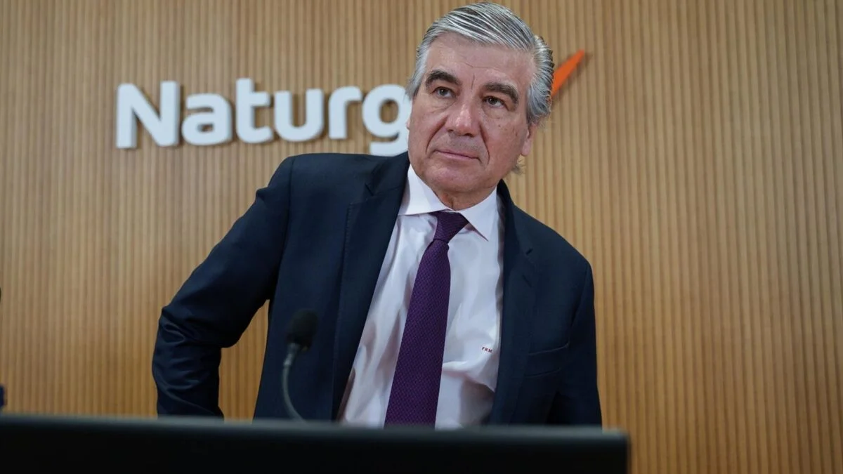 Naturgy Liquida el 3,5% de Sus Acciones por 883,2 Millones de Euros para Aumentar el Free Float al 18,7%