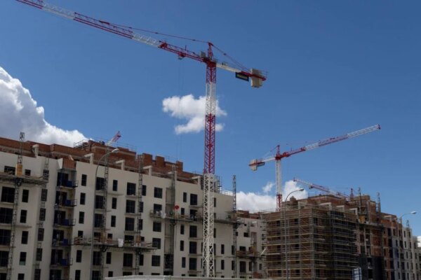 El Aumento del Esfuerzo para Adquirir Vivienda Alcanzan Niveles de 2007: Expertos Alertan sobre el Peligro de una 'Burbuja' Regional
