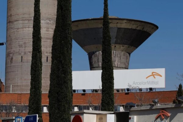 ArcelorMittal y Acerinox  Experimentan Un Resurgimiento Bursátil Tras Anuncio de Bruselas sobre Protección del Sector