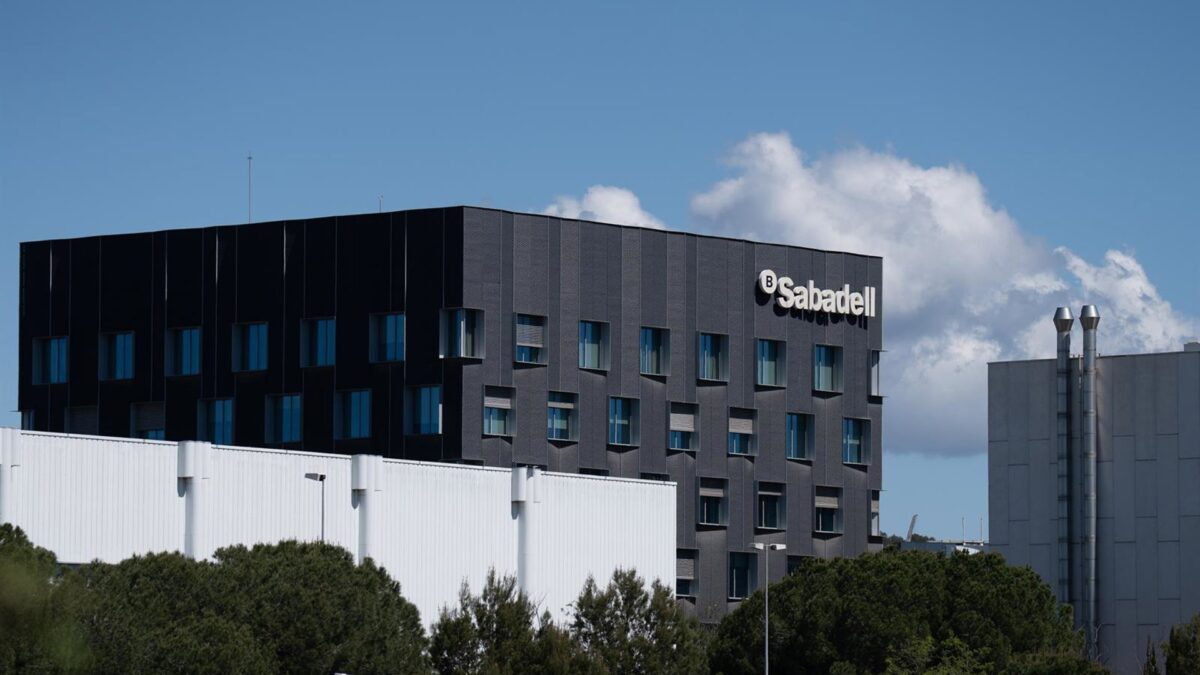 Sabadell: Corporance Instó a Accionistas a Considerar el Efecto de la OPA en Empleados y Clientes