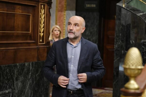 El Congreso Analiza el Martes Propuesta del BNG para Implementar una Jornada Laboral de 35 Horas