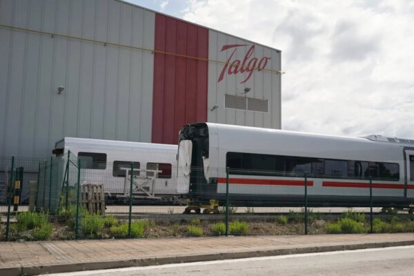 Talgo en la Mira: Riesgos de Sanciones por Demoras en Suministro de 13 Nuevos Trenes AVE a Renfe