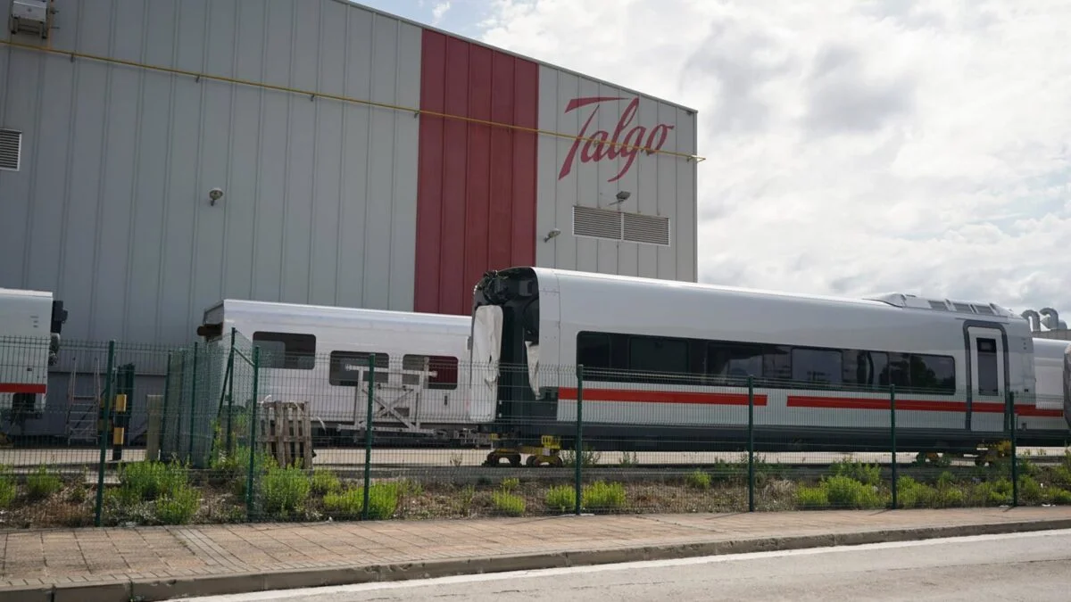 Talgo en la Mira: Riesgos de Sanciones por Demoras en Suministro de 13 Nuevos Trenes AVE a Renfe