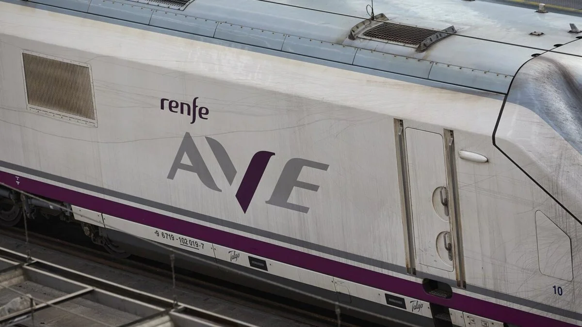 Renfe Logra Récord Histórico: 8,4 Millones de Viajeros en AVE y Larga Distancia Esta Temporada Estival