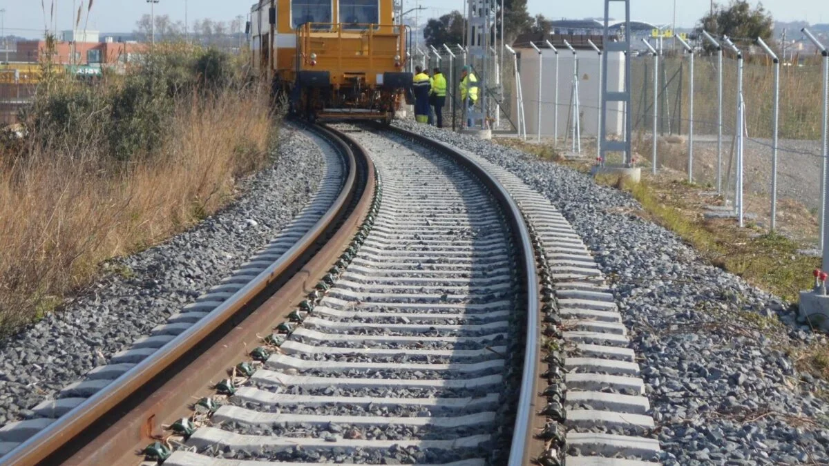 Trenes entre Ulldecona y L'Aldea continuarán parados este lunes debido a las intensas lluvias en Tarragona