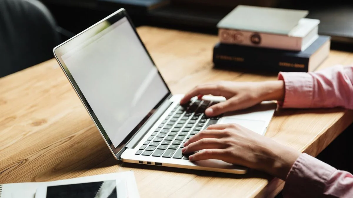 Incremento del 5,2% en Nuevas Empresas y Aumento del 2,3% en Disoluciones: El Panorama Empresarial hasta Septiembre, Según Iberinform