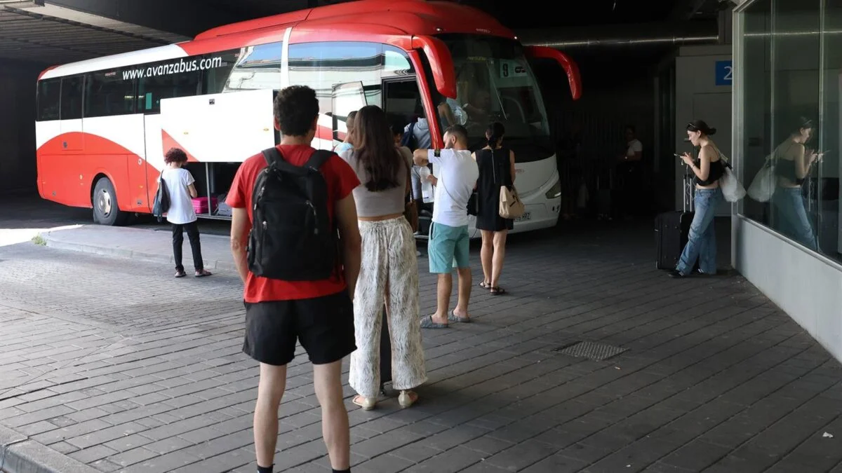 Anetra critica la nueva Ley de Movilidad por frenar la competencia en el transporte de autobuses