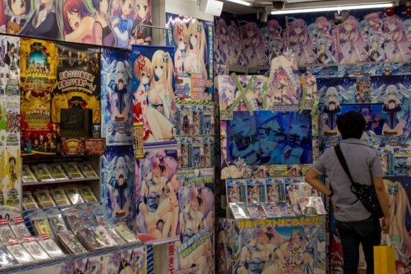 Descubre los Hotspots Más Instagrameables de Tokio: Bares de Gatos, Hoteles Temáticos y Cafeterías Retro