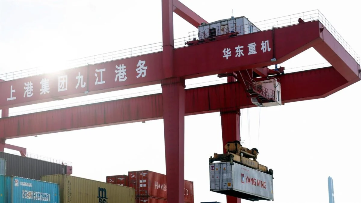 China Impone Sanciones a Filiales de Hanwha Ocean: Impacto en el Comercio de EE. UU.