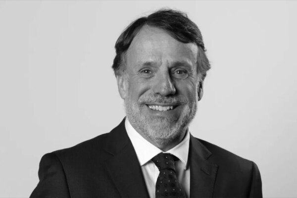 José Creuheras Lidera el Premio Planeta 2025: Un Hito Literario en la Entrega de este Miércoles