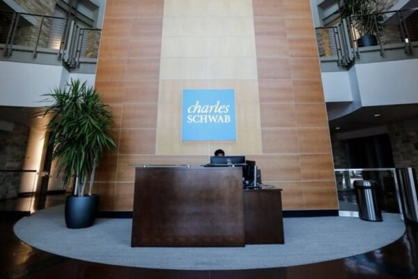 Charles Schwab Reporta Impresionante Aumento del 75,3% en Ganancias del Tercer Trimestre, Alcanzando 1.949 Millones de Euros