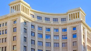 Foment Aboga por un Nuevo Polo Financiero en Cataluña Tras el Fracaso de la OPA: El Caso Sabadell como Referente