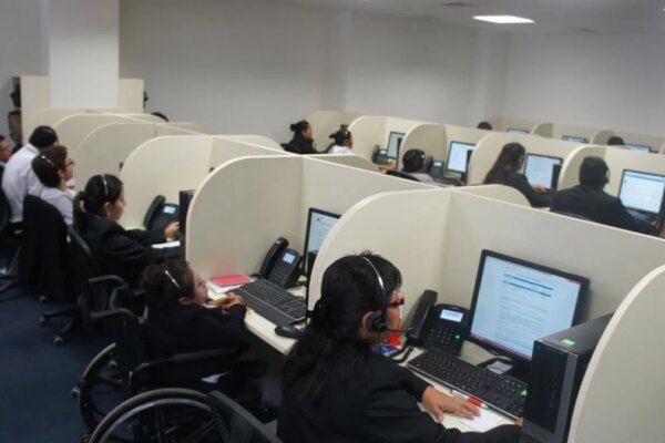 Expertos advierten: la atención en lenguas cooficiales elevará los costes para las empresas