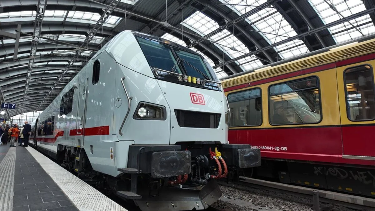 Talgo Revoluciona el Transporte: Nuevo Tren de Alta Velocidad Sin Escalones Debutará en Alemania a Finales de Año