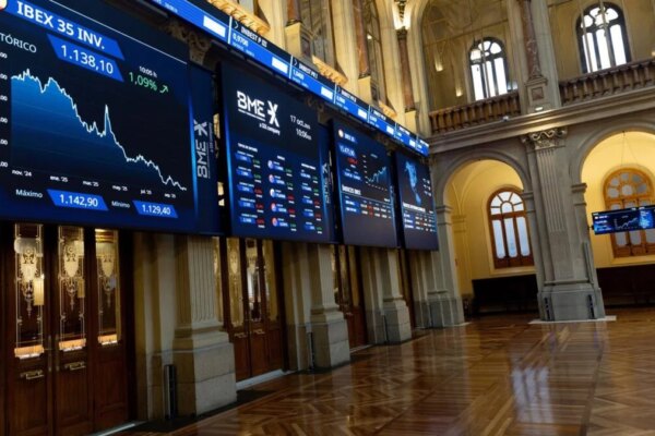 BBVA Crece un 6% en Bolsa Mientras Sabadell Desciende un 7% Tras Fracaso de OPA