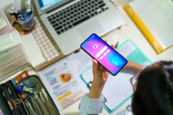 Las 5 Herramientas Esenciales para Estudiantes: De Podcasts de Apuntes a Simulacros de Examen
