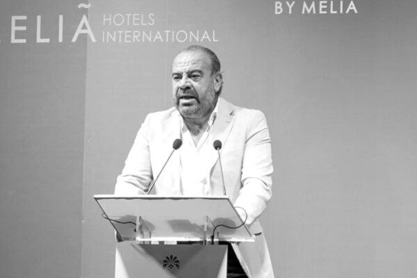 Gabriel Escarrer Advierte: El Futuro del Turismo Español se Enfoca en Mejorar, No Solo en Crecer