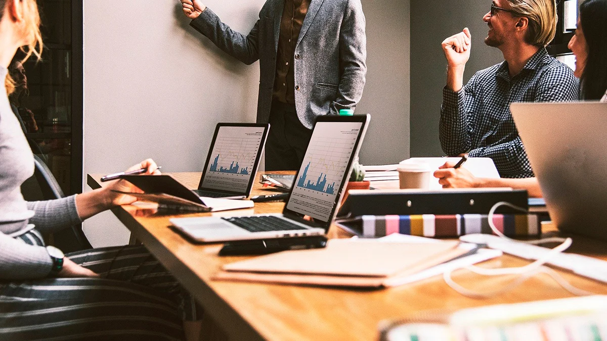 Lo Último de la Semana: Innovaciones de Omnia, Deel y Payflow que No Te Puedes Perder