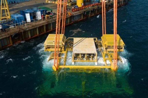 China Lanza Innovador Centro de Datos Submarino Mientras EE. UU. Apunta al Futuro con una Estación Espacial