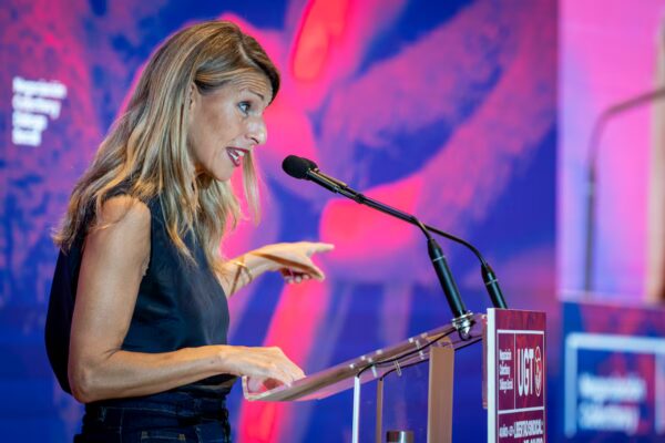 Díaz Aboga por Compensar a Trabajadores Despedidos en Espera de Sentencia Judicial