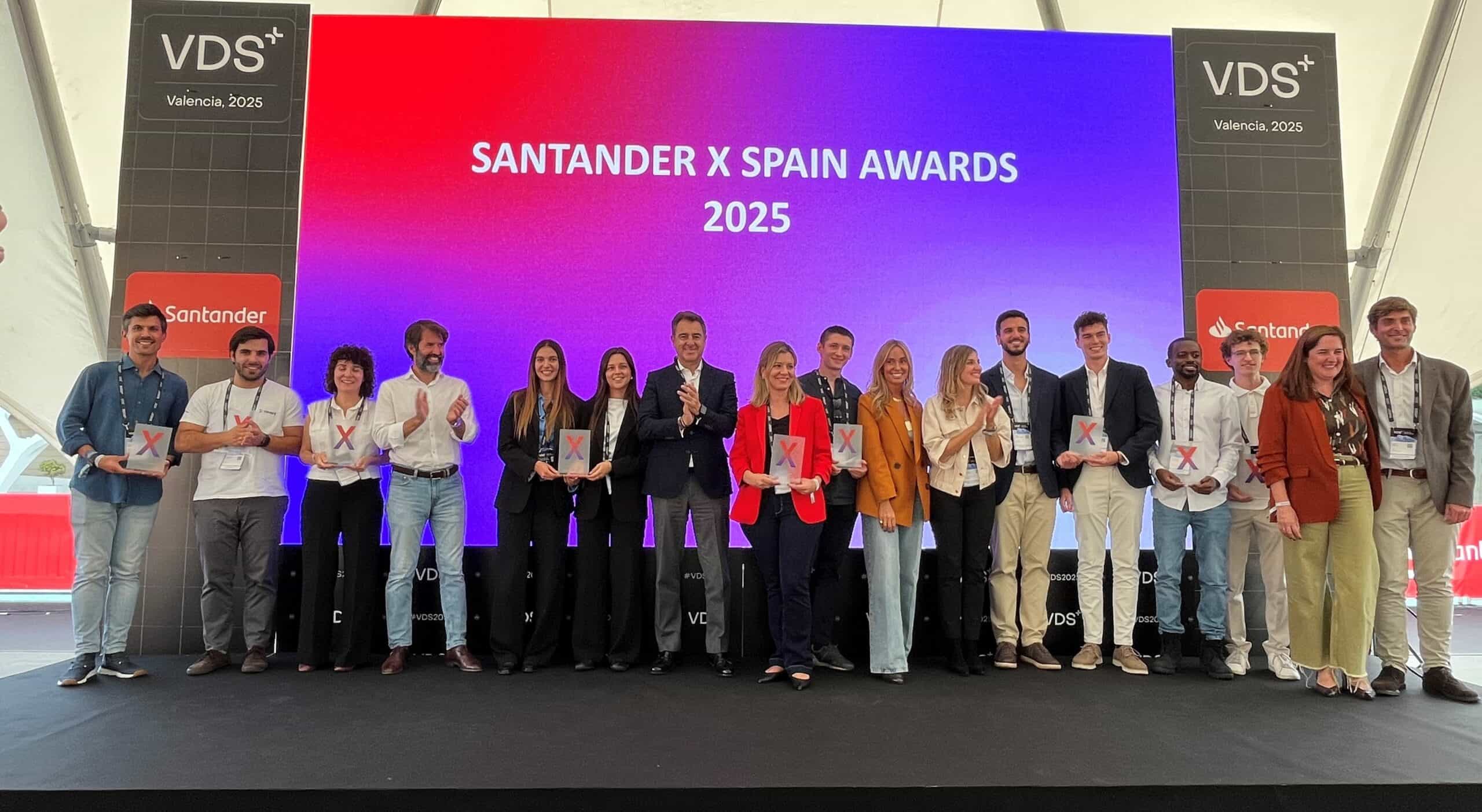 Claro, aquí tienes una sugerencia de título: 

"Banco Santander: Innovaciones y Desafíos en el Sector Financiero" 

Si necesitas algo más específico, no dudes en decírmelo.