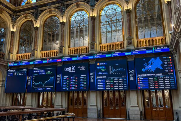 Las Familias Españolas Alcanzan un Récord de Riqueza Financiera Netas con un Incremento del 9,3%