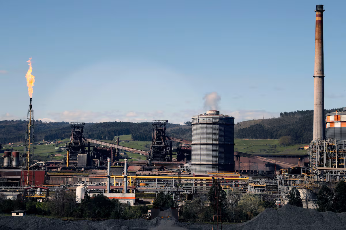 Impulso hacia el Futuro: Electrificación y Descarbonización en la Industria para Mejorar la Competitividad