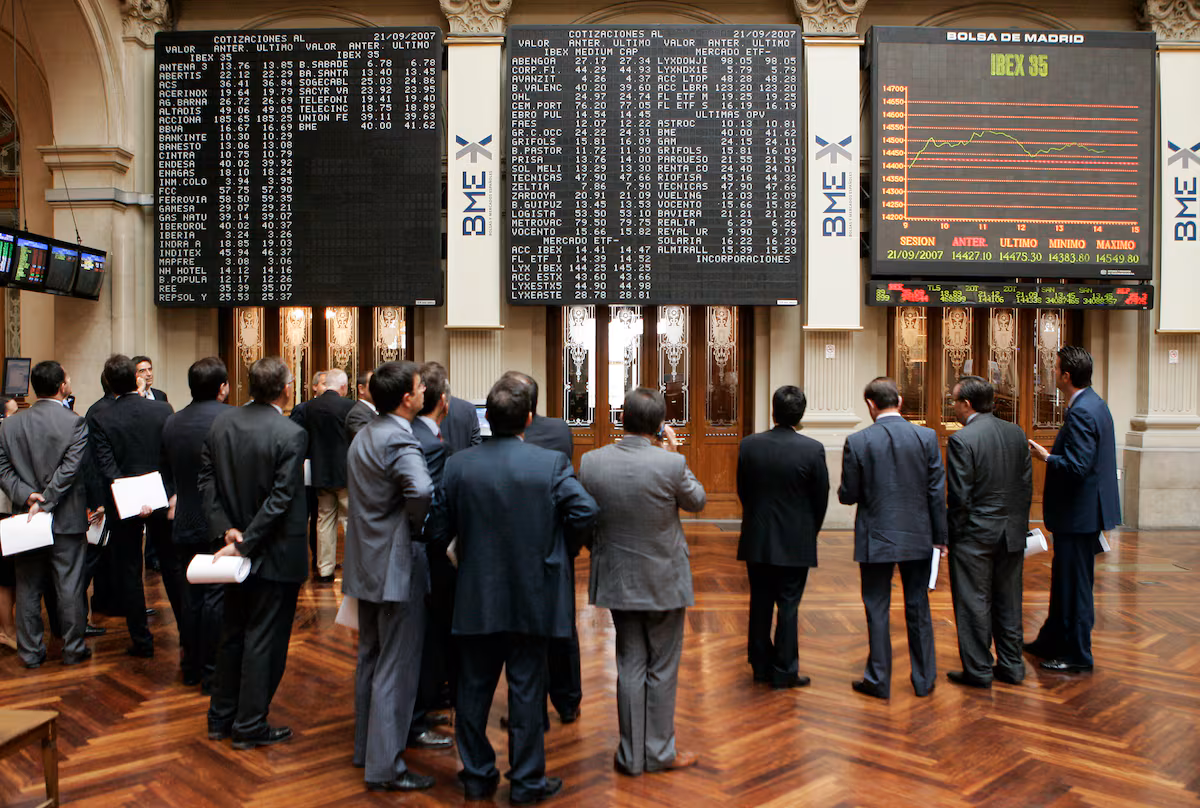 El Ibex alcanza su máximo histórico en 18 años y se aproxima a los 16,000 puntos