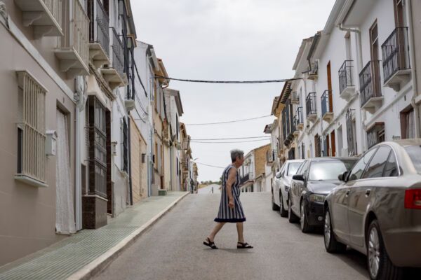 Creciente Desafío Social: 6,7 Millones de Españoles Sufren Pobreza Crónica