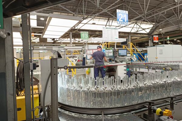 Vidrala reporta una caída del 29% en beneficios debido a la desaceleración en la demanda de envases de vidrio