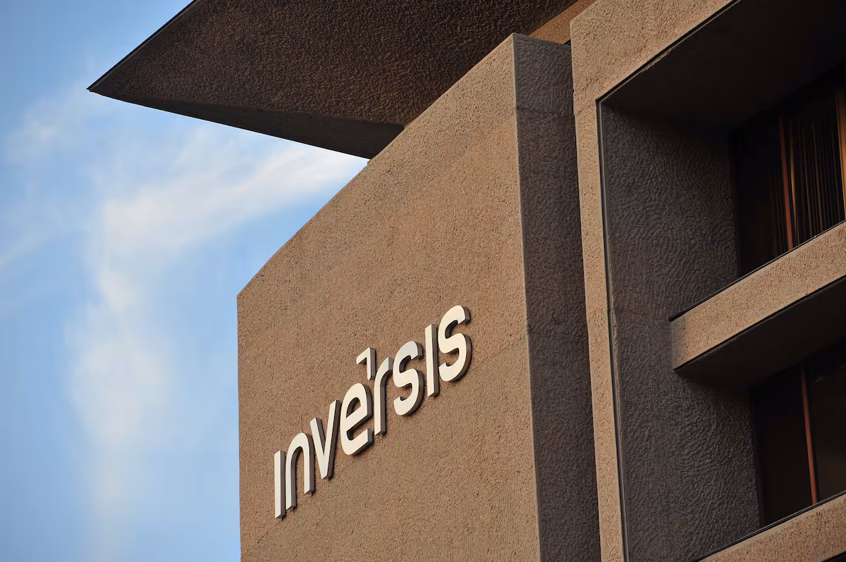 Inversis advierte sobre posibles burbujas en la IA y reduce la exposición a la Bolsa de EE UU, sin entrar en pánico