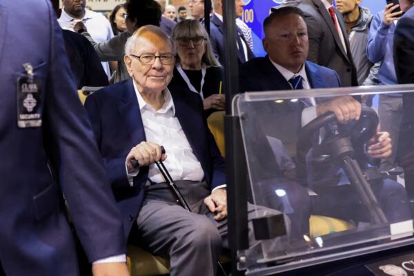 Warren Buffett eleva la liquidez de su conglomerado a 382.000 millones de dólares
