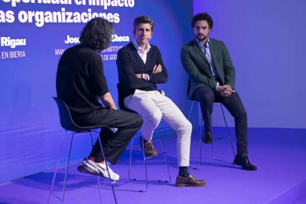 El Dilema Digital: ¿Decisiones Ciudadanas o Control Empresarial?