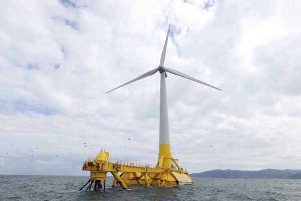 Esperando vientos propicios: El futuro de la eólica marina y las energías renovables