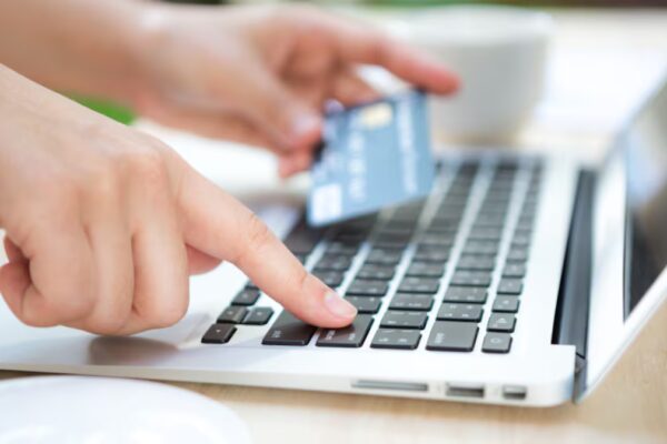 Los Secretos Ocultos de las Cuentas Bancarias: Regalos a Cambio de Compromisos a Largo Plazo y Requisitos Específicos