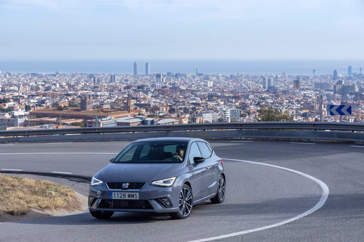 Revolución Verde: Dos de Cada Tres Coches Nuevos en España son Híbridos o Eléctricos