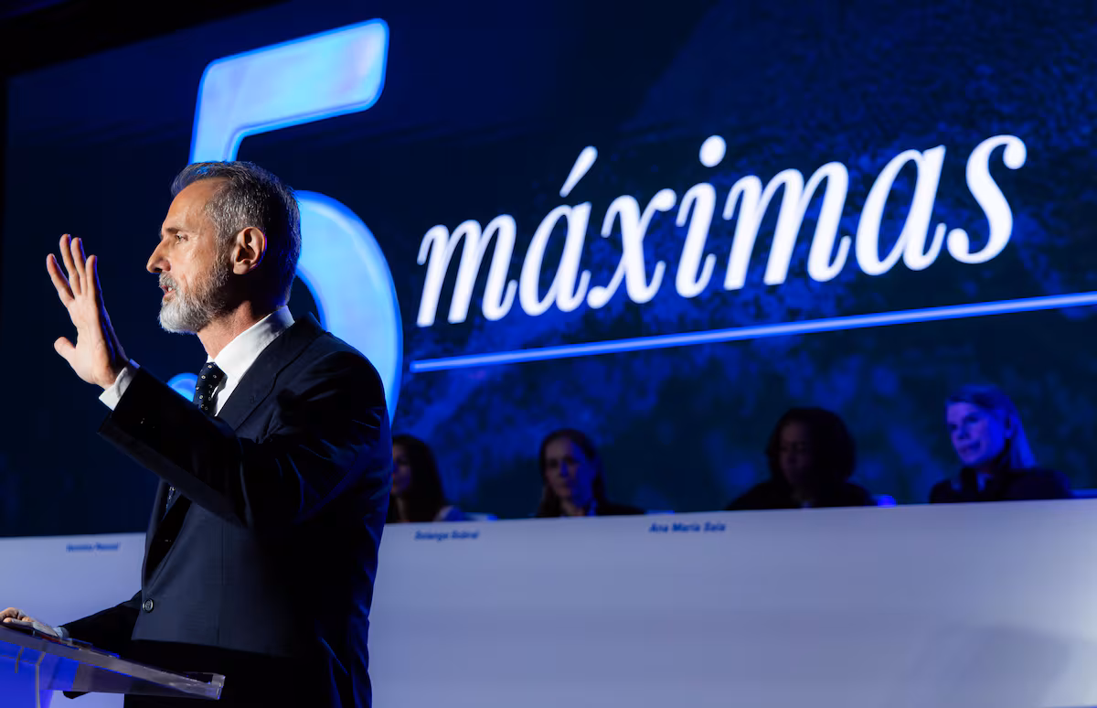 Telefónica se prepara para su crucial encuentro con inversores: las acciones bajan