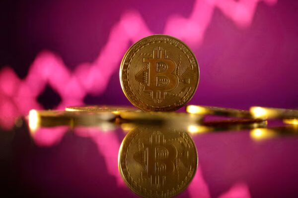 El Bitcoin se desploma bajo los 100,000 dólares por primera vez desde junio