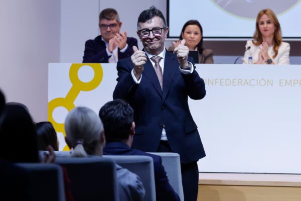 Vicente Lafuente asume la presidencia de la patronal valenciana y aboga por estabilidad política y presupuestos adecuados