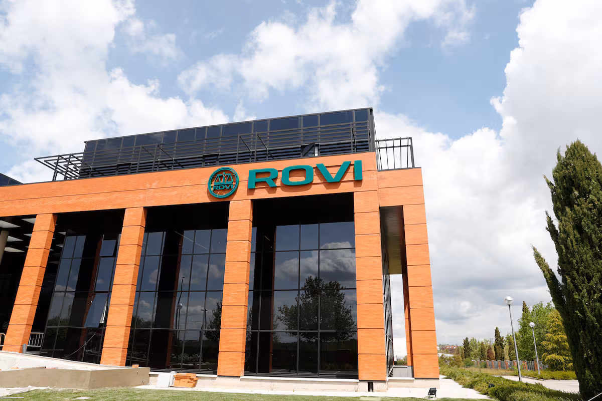 Rovi Reporta Disminución en Ingresos y Beneficios del Sector de Fabricación, pero Anticipa Crecimiento para 2026